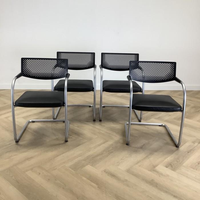 Complete Design set van 4x Vitra Visasoft Visavis, Huis en Inrichting, Stoelen, Eén, Zwart, Gebruikt, Leer, Ophalen of Verzenden