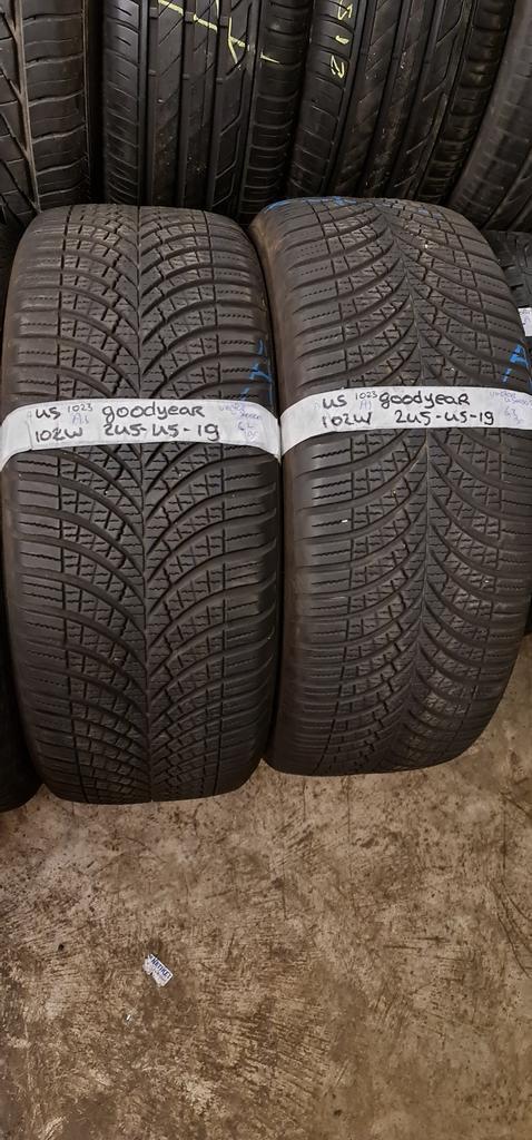 2x 245-45-19 Goodyear All Season 6.2mm €80 PerBand 245 45 19, Auto-onderdelen, Banden en Velgen, 19 inch, All Season, 245 mm, Personenwagen