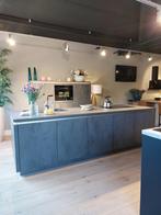 Paasactie showroomkeuken betonlook, Huis en Inrichting, Keuken | Complete keukens, Nieuw, Grijs, Kunststof, Dubbelwandige keuken
