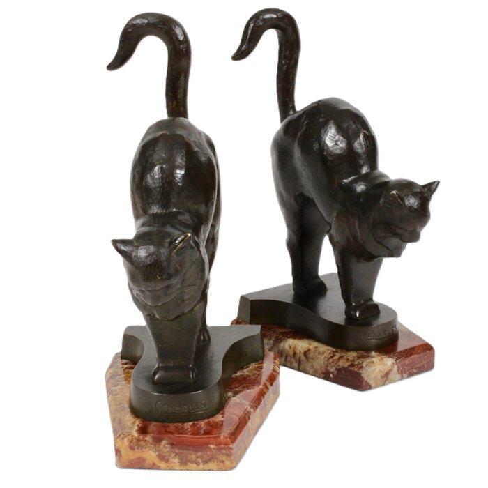 C. Charles - sculptuur, Twee Art deco bronzen katten - 21 cm, Antiek en Kunst, Antiek | Meubels | Stoelen en Banken