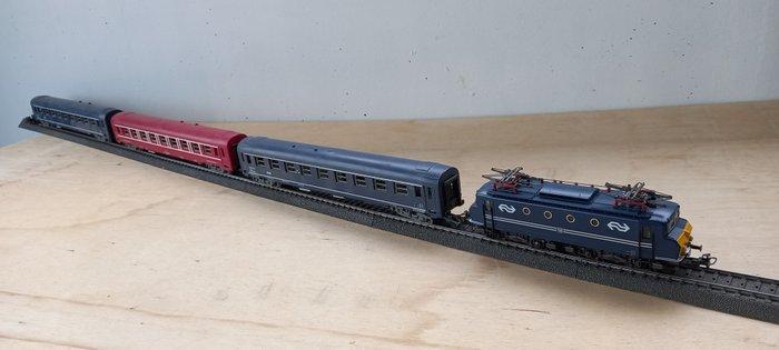 Märklin, Jouef H0 - 3327 - Treinset (4) - 1100 serie met, Hobby en Vrije tijd, Modeltreinen | H0