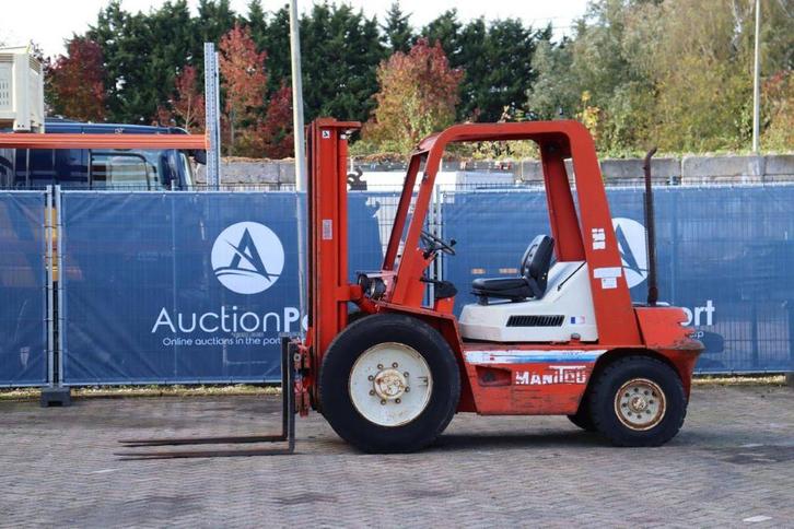 Veiling: Heftruck Manitou MCE 25 H Diesel 2500kg 1993, Zakelijke goederen, Machines en Bouw | Heftrucks en Intern transport, Heftruck