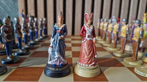 Chessmen - Schaakspel - Louis XI vs Charles the Bold -, Antiek en Kunst, Curiosa en Brocante