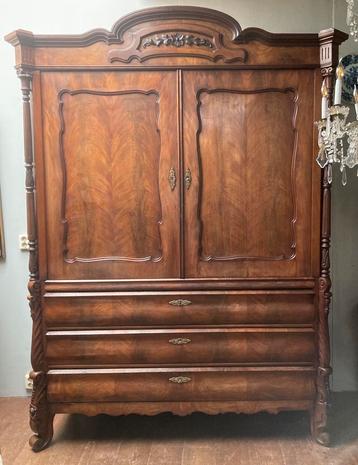 Antiek mahonie kabinet, met lades en planken, 240 cm hoog beschikbaar voor biedingen