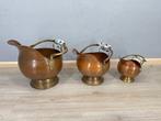 Authentieke helmvormige kolenkit / Helm shaped coal scuttle
