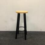 Tweedehands barkruk zithoogte 77 cm, Houten zitiing -  Zwart, Huis en Inrichting, Barkrukken, Ophalen of Verzenden, Gebruikt, Hout