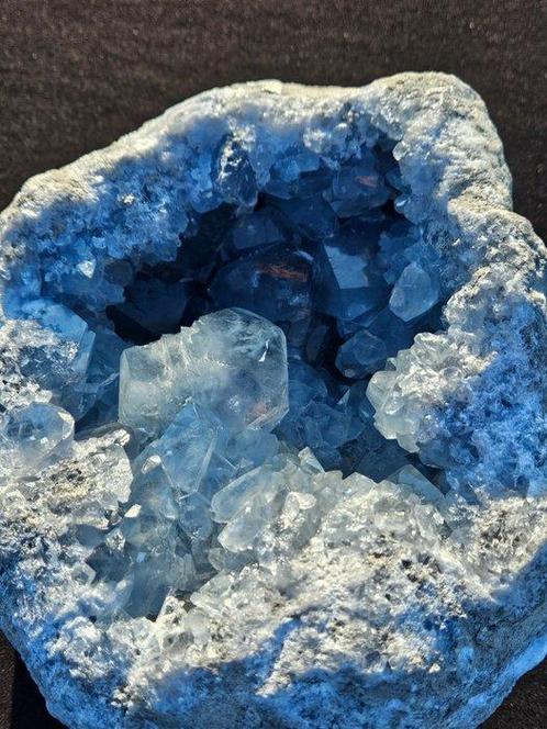 celestine Geode - Hoogte: 18 cm - Breedte: 20 cm- 7.4 kg, Verzamelen, Mineralen en Fossielen