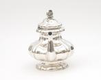 Een zilveren theepot, Hongarije, 1918-1937, Zilver