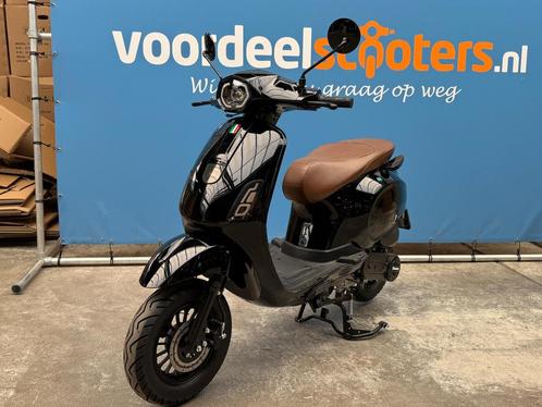 Senzo Vico 45 Km/h Zwart Tweedekans, Fietsen en Brommers, Scooters | Overige merken, Maximaal 45 km/u, Zo goed als nieuw, Ophalen of Verzenden