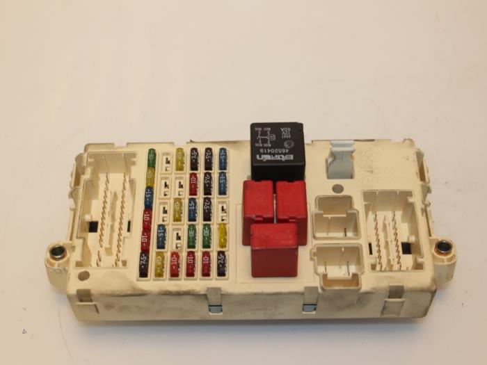 Zekeringkast Fiat Stilo O140825, Auto-onderdelen, Elektronica en Kabels, Ophalen of Verzenden