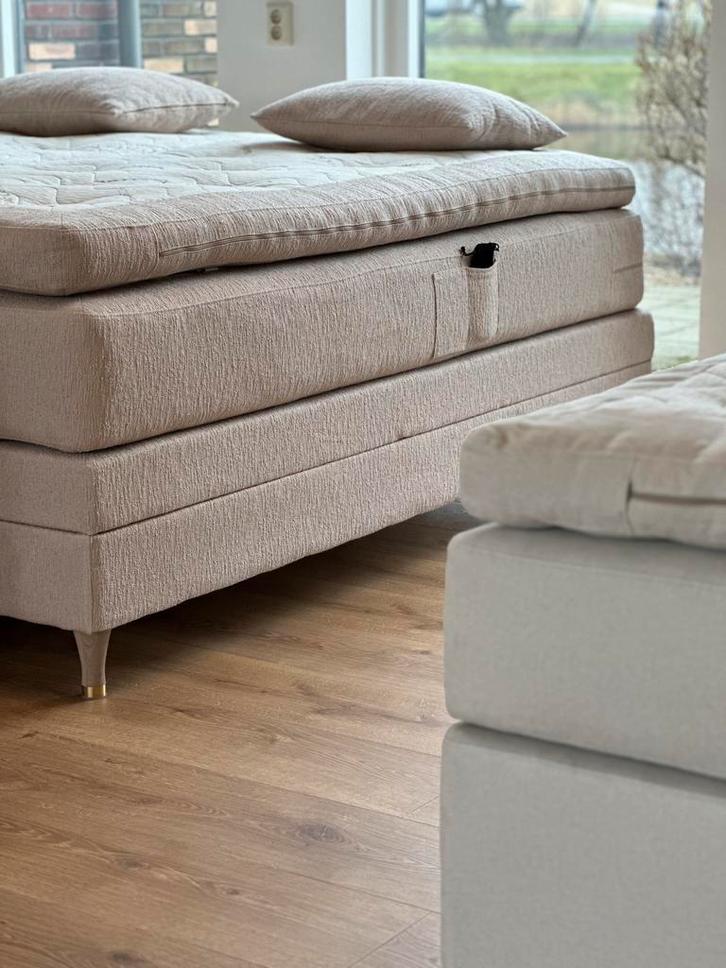 Actueel showroommodel Zweedse Ecolife boxsprings  -/-20% Off, Huis en Inrichting, Slaapkamer | Boxsprings, 180 cm, 200 cm, Crème