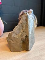 Amethist Rainbow Uruguay met Calciet (Rust, bescherming ), Verzamelen, Mineralen en Fossielen, Ophalen of Verzenden