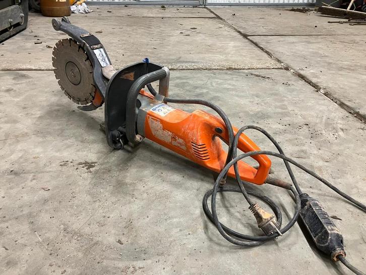 Husqvarna cut n break muurzaag sleuvenzaag bandenzaag, Doe-het-zelf en Verbouw, Gereedschap | Zaagmachines, 1200 watt of meer