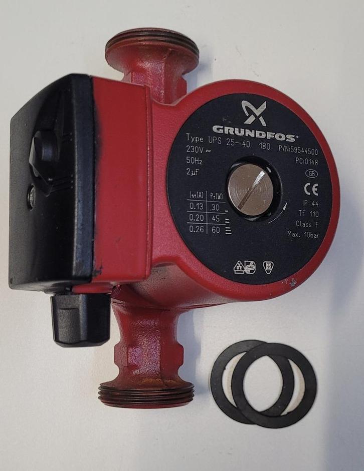 Grundfos pomp UPS 25-40-180 Z.G.A.N, Doe-het-zelf en Verbouw, Verwarming en Radiatoren, Zo goed als nieuw, Ophalen of Verzenden
