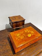 Italian “Sorrento” Pedestal Music Box (TORNA A SORRENTO) and, Antiek en Kunst, Curiosa en Brocante