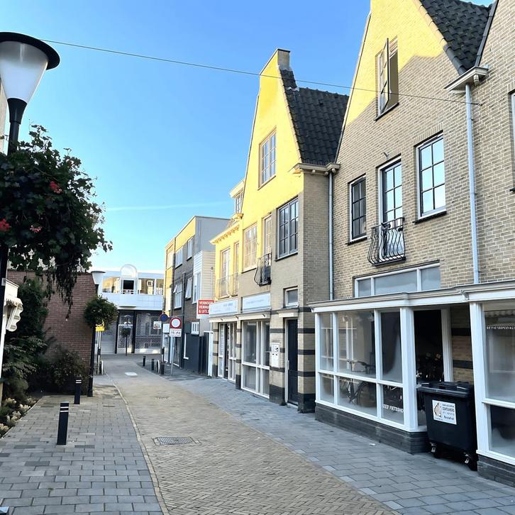 Gemeubileerd appartement met balkon en wasmachine in centrum, Huizen en Kamers, Huizen te huur, Direct bij eigenaar, Appartement