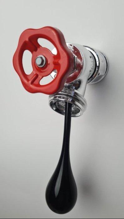 Santicri (1992) - Running Out - Silver and Black Edition, Antiek en Kunst, Kunst | Designobjecten