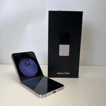 Samsung Galaxy Z Flip5 256GB | Nette Staat beschikbaar voor biedingen