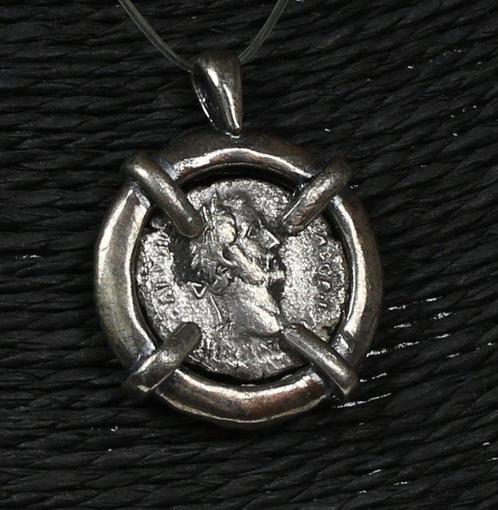 Modern Zilver Hanger met Antoninus Pius denarius, Sieraden, Tassen en Uiterlijk, Antieke sieraden