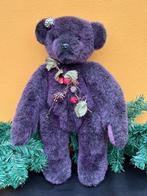 Engelse Teddybeer in aubergine kleur met bosvruchten -, Antiek en Kunst