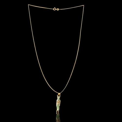 Oud-Egyptisch Faience godheid amulet in een vergulde hanger, Antiek en Kunst, Antiek | Overige Antiek