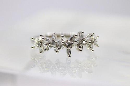 Ring - 18 karaat Witgoud - 0.60ct. tw. Diamant (Natuurlijk), Sieraden, Tassen en Uiterlijk, Ringen