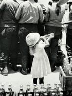 Alberto Korda (1928–2001) - Niña con refresco — La Habana,