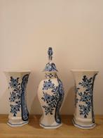 Garniture set of three vases - dutch 19th century Delft -, Antiek en Kunst