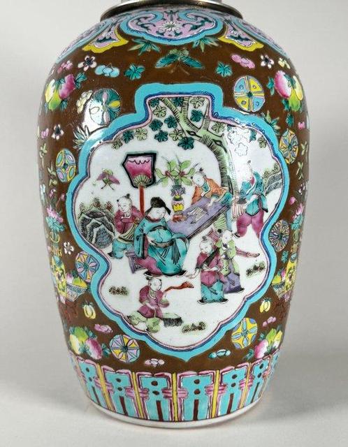 Vaas - Porselein - China - Qing Dynastie (1644-1911) -, Antiek en Kunst, Antiek | Overige Antiek
