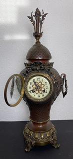 Vaasklok - Brons, Glas - 1850-1900 - S. Marti - Med.