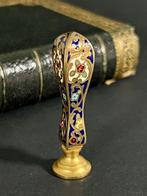 Aristocratie Verguld brons, émaux Cachet Monogramme