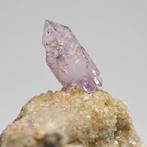 AMETISTE SARDEGNA, geslepen kristal met violet spectrum, Verzamelen, Mineralen en Fossielen