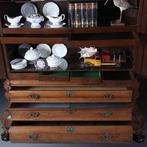 Kolossaal Kabinet  Hollands ca 1760 in warme kleur gepatinee, Antiek en Kunst, Antiek | Meubels | Kasten, Ophalen of Verzenden