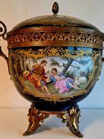 dekselvaas - Verguld brons - Signé GARNIER 1840-1903, Antiek en Kunst