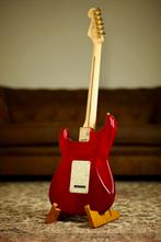 Fender Tash Sultana Stratocaster | Transparent Cherry, Muziek en Instrumenten, Snaarinstrumenten | Gitaren | Elektrisch, Nieuw