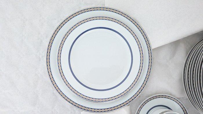 Bernardaud & Co. Limoges - Eetservies voor 12 (68) - Bleu -, Antiek en Kunst, Antiek | Meubels | Tafels