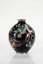 Vaas - Emaille, Zilver, Een cloisonné vaas met zilverdraad