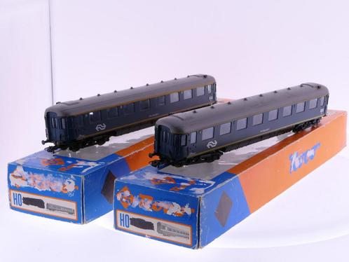 Schaal H0 Roco 4218A.1 en 4218C.1 set van 2 personenrijtu..., Hobby en Vrije tijd, Modeltreinen | H0, Gelijkstroom, NS, Gebruikt