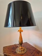 Stilvolle Lampe aus Messing im Jugendstil, kunstvoll