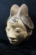 terracotta masker - Punu - Gabon