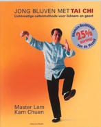 JONG BLIJVEN MET TAI CHI 9789069636382 Lam Kam Chuen, Boeken, Esoterie en Spiritualiteit, Verzenden, Gelezen, Lam Kam Chuen