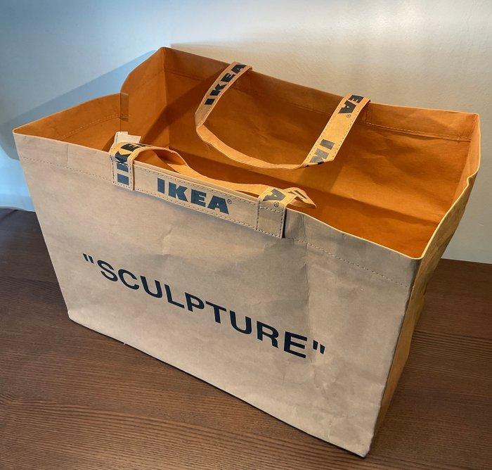 IKEA - Virgil Abloh - sculptuur, - IKEA “sculpture” bag - 79, Antiek en Kunst, Antiek | Meubels | Stoelen en Banken