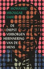 De diepst verborgen herinnering van de mens 9789025472825, Boeken, Verzenden, Gelezen, Mohamed Mbougar Sarr