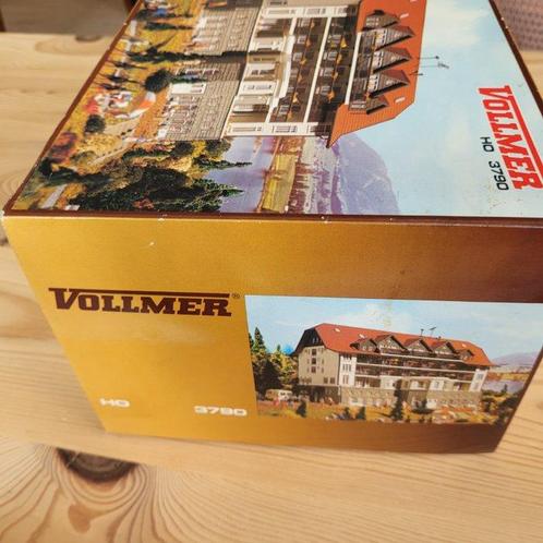 Vollmer 1:87 - Modelbouwdoos - Schwarzwaldklinik HO 3790, Hobby en Vrije tijd, Modeltreinen | H0
