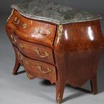 Gebombeerde commode in Rococostijl ca 1920 grijs geaderd mar, Antiek en Kunst, Ophalen of Verzenden