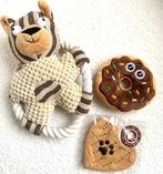 Honden verjaardags pakket met 2 speeltjes en 1 hart koek, Verzenden, Nieuw