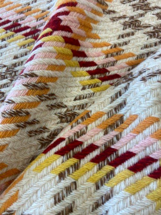 Luxe geweven stof met een zeer zachte Schotse ruitpatroon,, Antiek en Kunst, Antiek | Kleden en Textiel