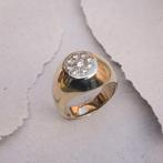 Gouden ovalen zegelring met diamanten | 0,57 ct., Gebruikt, Overige kleuren, 20 of groter, Ophalen of Verzenden
