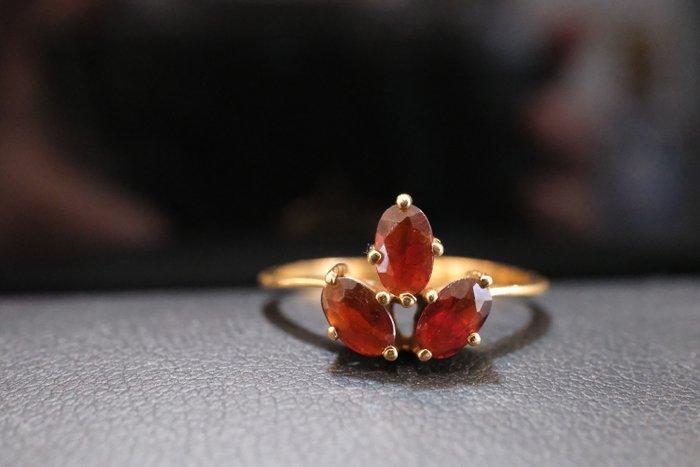 Zonder Minimumprijs - Ring - 19.2 kt. Geel goud Granaat, Sieraden, Tassen en Uiterlijk, Ringen