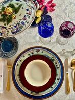Wit damast tafelkleed voor grote tafels, bloemendamast. -